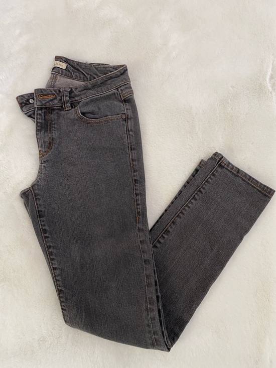 CAbi Denim - CAbi Mid-Rise Slim Jeans - Charcoal. Size 2